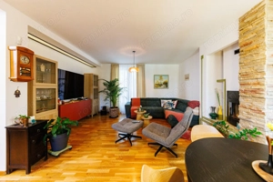 Locuiește lângă pădure, dar cu toate facilitățile la îndemână - imagine 4