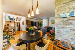 Locuiește lângă pădure, dar cu toate facilitățile la îndemână - imagine 7