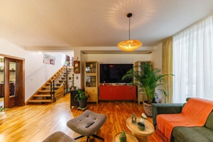 Locuiește lângă pădure, dar cu toate facilitățile la îndemână - imagine 6