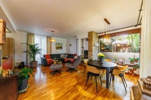 Locuiește lângă pădure, dar cu toate facilitățile la îndemână - imagine 5