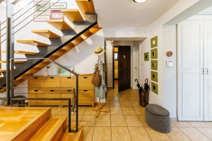 Locuiește lângă pădure, dar cu toate facilitățile la îndemână - imagine 13