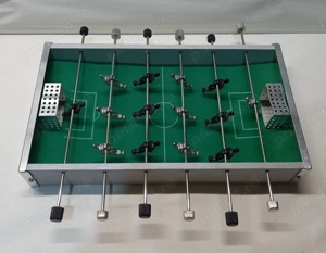 Joc distractiv Mini Fotbal din metal, pentru copii (45 - 35 lei)