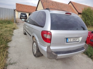 Chrysler Voyager 2.5 TD an 2006 - imagine 3