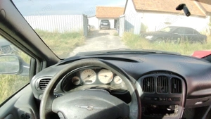 Chrysler Voyager 2.5 TD an 2006 - imagine 4