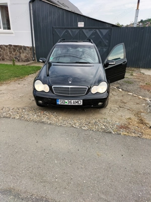 Vind Mercedes C180 Kompresor 2003 unic proprietar în România  - imagine 7