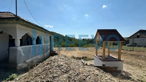Casă și teren de vânzare în Parincea jud. Bacău. - imagine 3