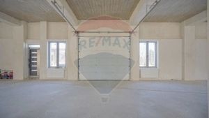 COMISION 0 | Hala moderna si incalzita | curte betonata | 2 niveluri | - imagine 5