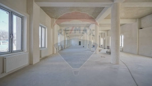 COMISION 0 | Hala moderna si incalzita | curte betonata | 2 niveluri | - imagine 7