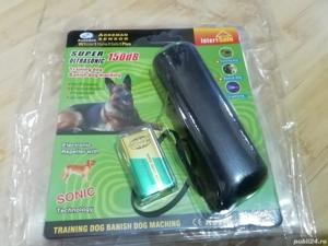 Aparat de alungat câini cu ultrasunete și lanternă puternica inclusă. 
