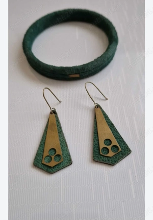 Set vintage de bratara si cercei .