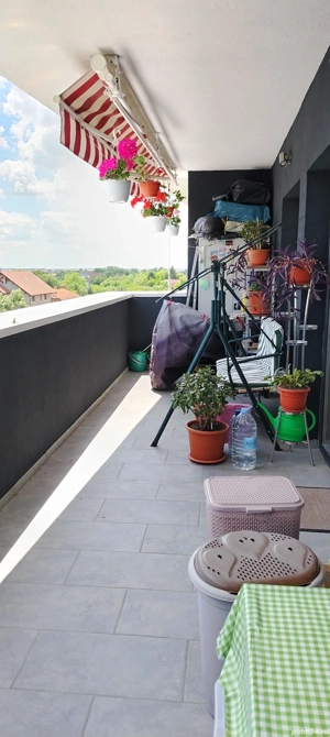 Proprietar vînd ap 3 cam decomandat bloc nou 2017 cu terasă acoperită de18m2 ap 60 m2 utili în zona  - imagine 2