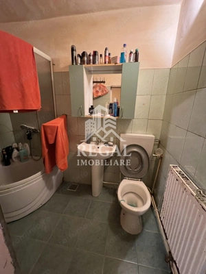 Casă spațioasă pe strada Carpați – zona Ceangăi - imagine 3