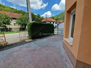 Resita Vila si Pensiune P+2+Mansd.827 Mp.Comision ZERO Cumparator - imagine 14