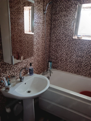 Apartament trei camere de închiriat în Comănești - imagine 9