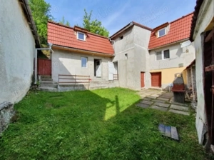 Vînd Casă Mare La Țară Sau Schimb cu Apartament Sau 2 Garsoniere Mai Mici în Sibiu