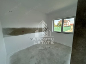Vand apartament in triplex P+E+M, proiect deosebit, la alb, Sacalaz. - imagine 14