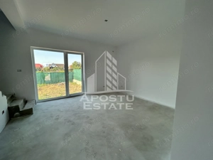 Vand apartament in triplex P+E+M, proiect deosebit, la alb, Sacalaz. - imagine 13