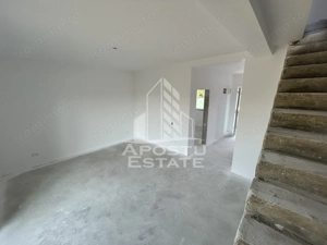 Vand apartament in triplex P+E+M, proiect deosebit, la alb, Sacalaz. - imagine 5