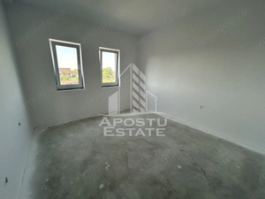 Vand apartament in triplex P+E+M, proiect deosebit, la alb, Sacalaz. - imagine 11