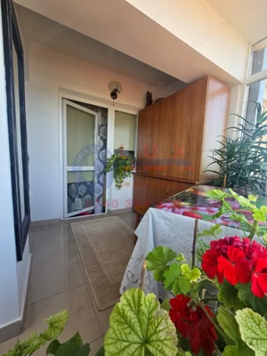 ID 4224 DE VÂNZARE   Apartament cu 4 camere, Strada Victoriei - imagine 2