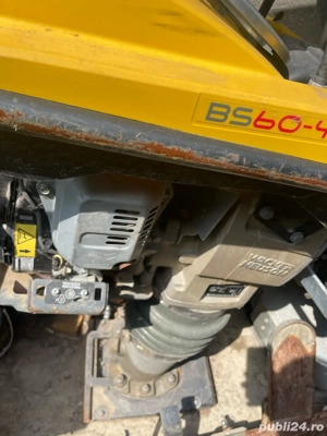 Executam lucrari cu miniexcavator de 2,7 Tone - imagine 3