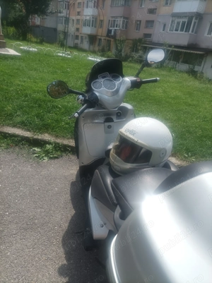Vand scuter Aprilia Scarabeo 200 - imagine 3 Vand scuter Aprilia Scarabeo 200 - imagine 3