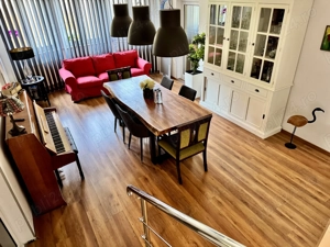 10.000 mp de teren, pădure proprie și o casă generoasă de 540 mp. - imagine 5