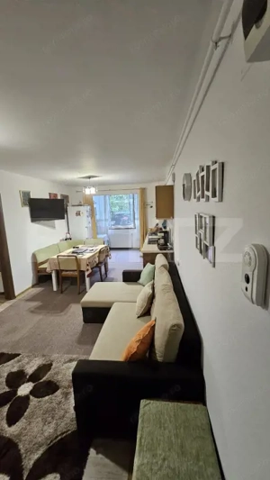 Apartament semidecomandat cu 3 camere, 67 mp, parcare inclusa, zona Florilor