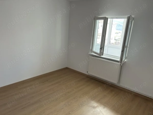 Apartament de vânzare cu 4 camere  - imagine 3