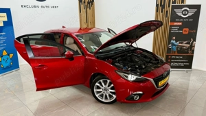 ** Mazda 3 ** - imagine 3