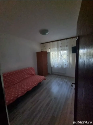 închiriez apartament 3 camere  - imagine 2
