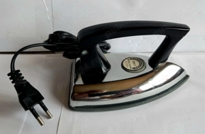 Fier de călcat mini, vintage, de voiaj, functional (100 - 85 lei)