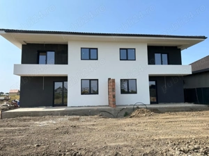 Duplex de vânzare în comuna Ghiroda, localitatea Giarmata Vii - imagine 3
