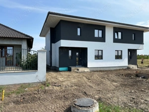 Duplex de vânzare în comuna Ghiroda, localitatea Giarmata Vii - imagine 4