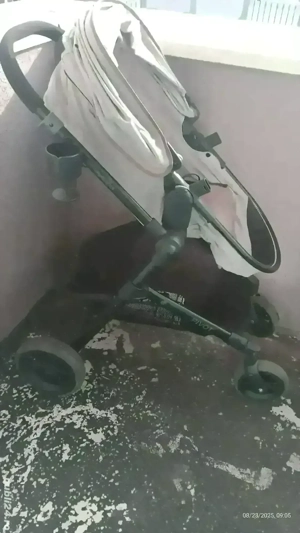 Cărucior pentru bebeluși Pivot 