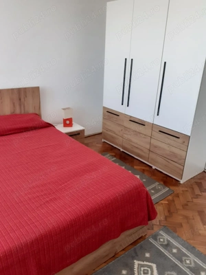 Proprietar închiriez apartament doua camere zona Olimpia.