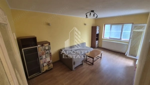 Apartament 3 camere, etaj intermediar, centrala proprie,  zona Lipovei