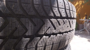 Roti de iarna Pirelli 185/65 r15 88T M+S, jante 6Jx15 et23 t101 - imagine 2