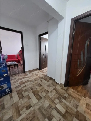 Apartament 2 Camere, Decomandat, etaj 3 din 4, Sud - imagine 2