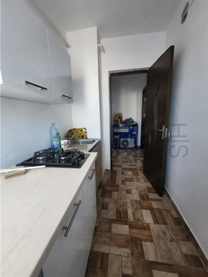 Apartament 2 Camere, Decomandat, etaj 3 din 4, Sud - imagine 8