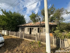 Casa batraneasca + teren 2600 MP. Iesire la Dn si la strada secundara prin spate. - imagine 2 Casa batraneasca + teren 2600 MP. Iesire la Dn si la strada secundara prin spate. - imagine 2