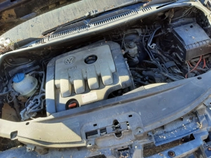 Dezmembrez vw touran 2.0 tdi - imagine 2