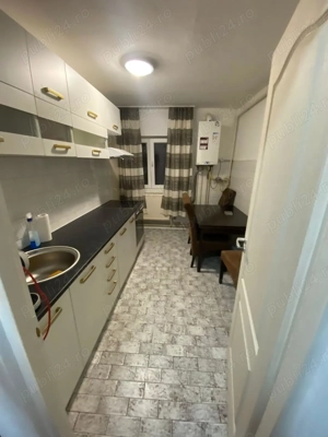 Proprietar, închiriez apartament cu 3 camere decomandat 