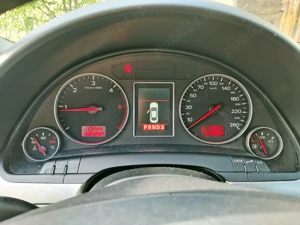 Audi A4 2.5 V6 - 2 Km - 900 Euro - Cutie viteze automată cu probleme intermitente -Oradea - imagine 4
