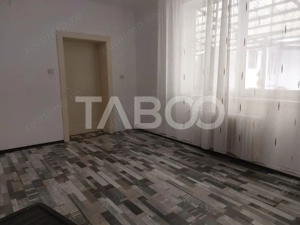 Casa 214 mp utili singur in curte 800 mp teren zona centrala Cisnadie - imagine 8