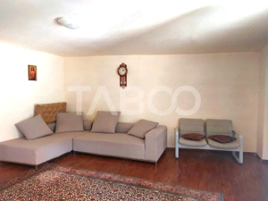 Casa 214 mp utili singur in curte 800 mp teren zona centrala Cisnadie - imagine 6