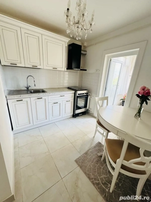 Vand apartament 2 camere Piata Centrala - imagine 3