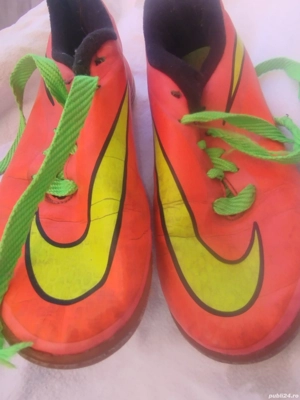 Adidasi Nike din piele