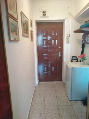 Inchiriez apartament 2 camere, sector 4 - imagine 5 Inchiriez apartament 2 camere, sector 4 - imagine 5