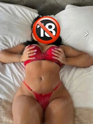 X la tine sau la hotel x
